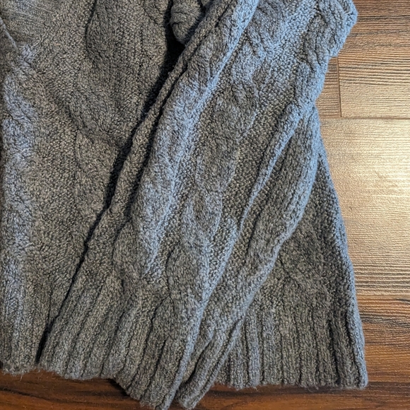 American Eagle Size Small Women's Sweater - Picture 8 of 11